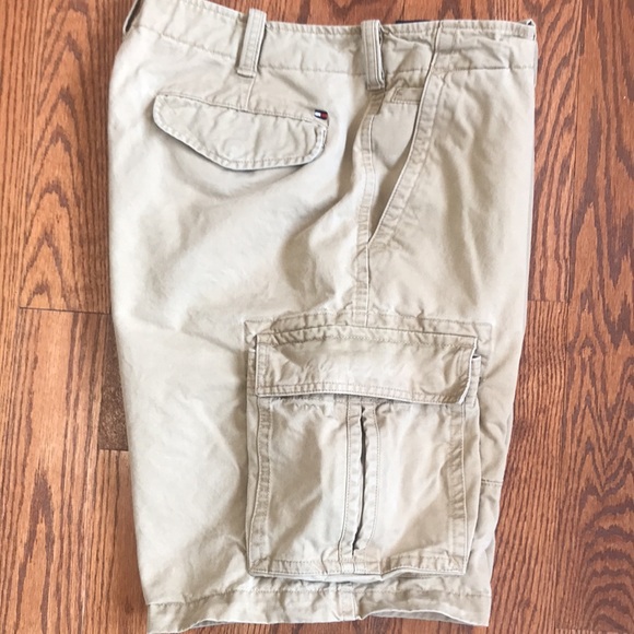 Tommy Hilfiger cargo shorts - Picture 4 of 6